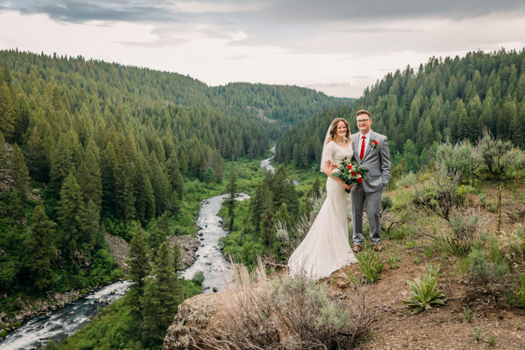 Upper Mesa Falls Wedding photography bride and groom red roses