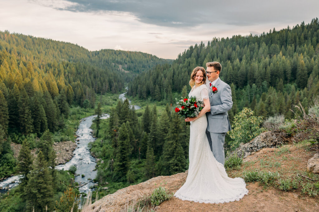 Upper Mesa Falls Wedding photography bride and groom red roses