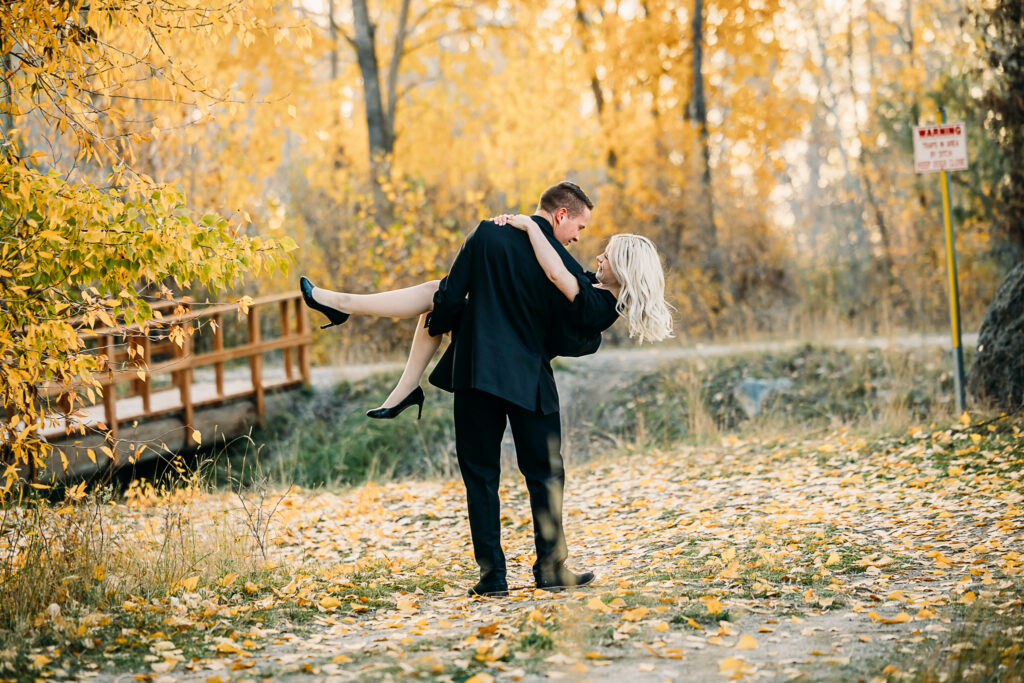 Idaho Falls Idaho Premier Wedding and Engagement Photographer luxury fall session casual elegance