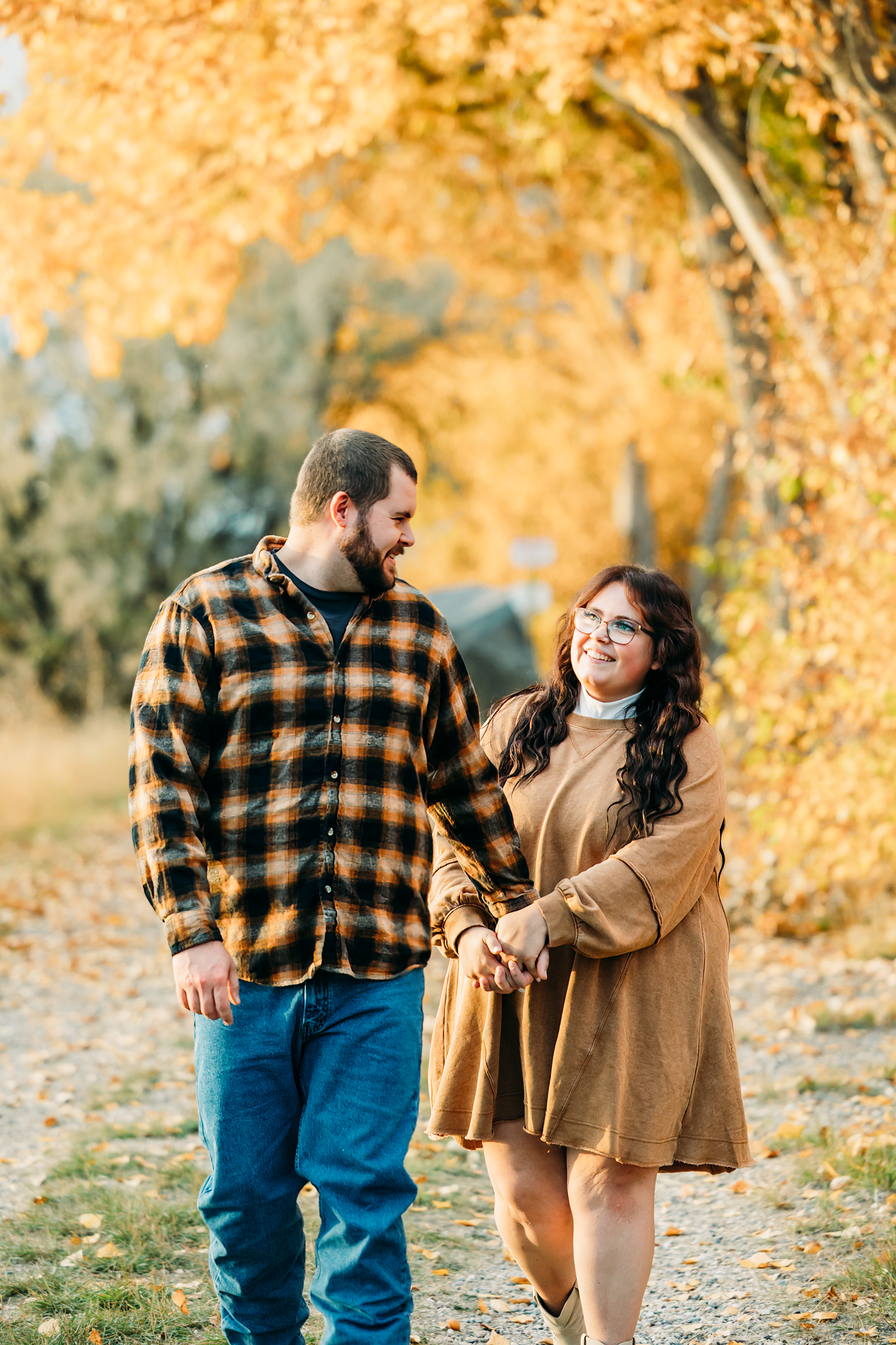 Fall couple Idaho Falls riverwalk greenbelt