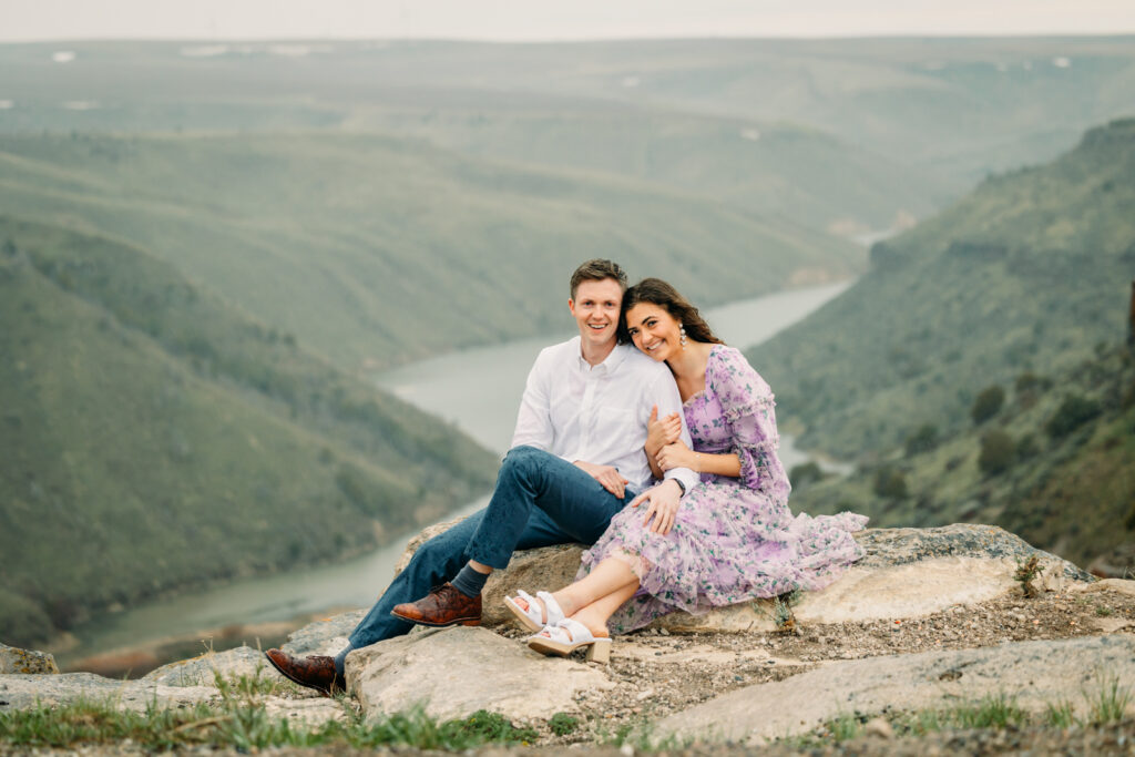 Classy Idaho Falls engagement with Snake River