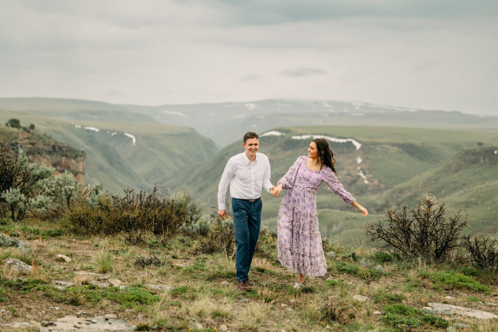 Classy Idaho Falls engagement with Snake River