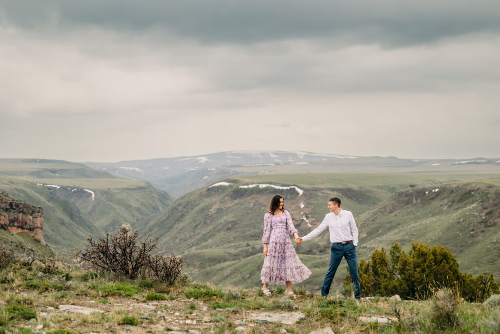 Classy Idaho Falls engagement with Snake River