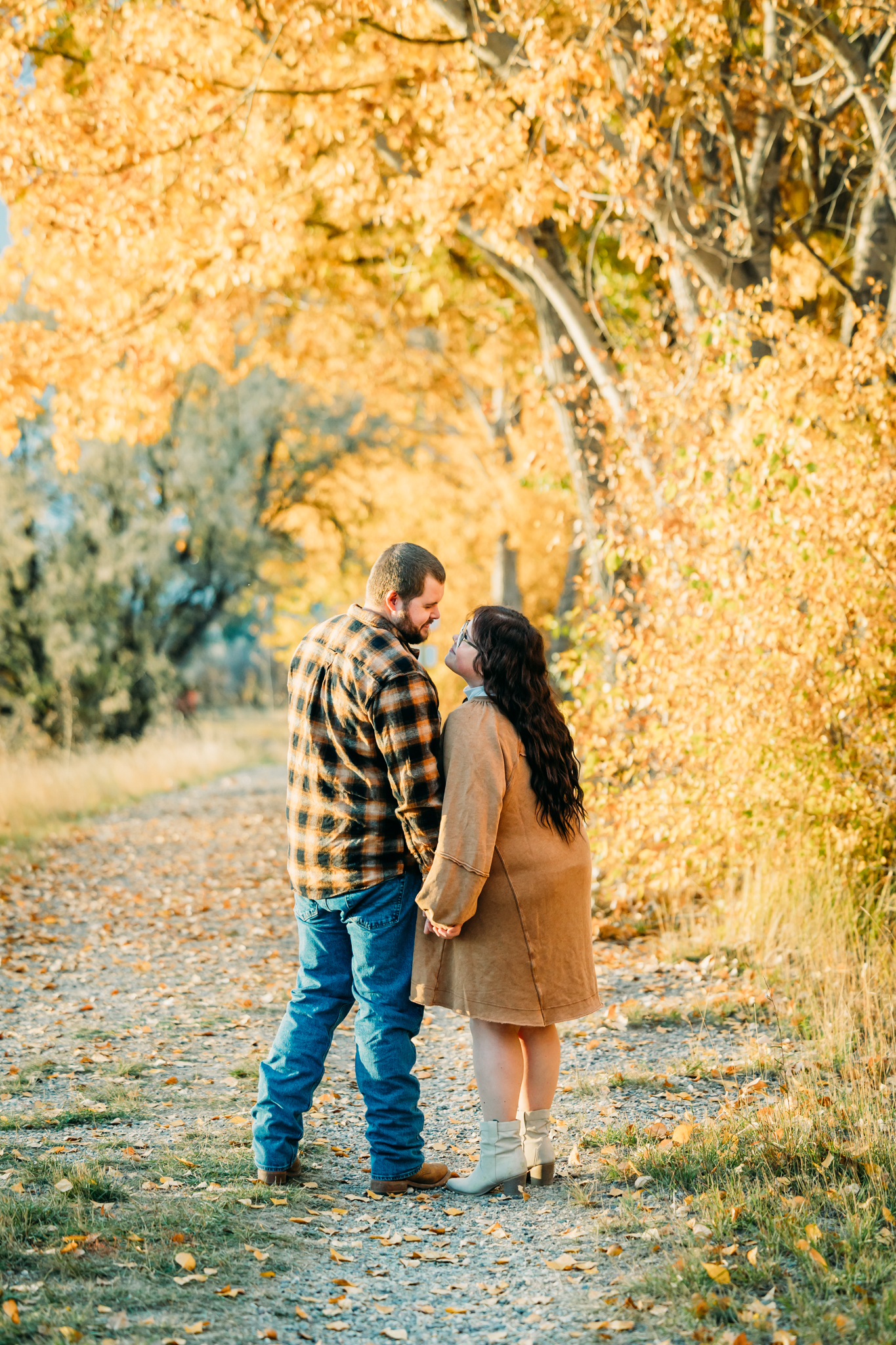 Fall couple Idaho Falls riverwalk greenbelt