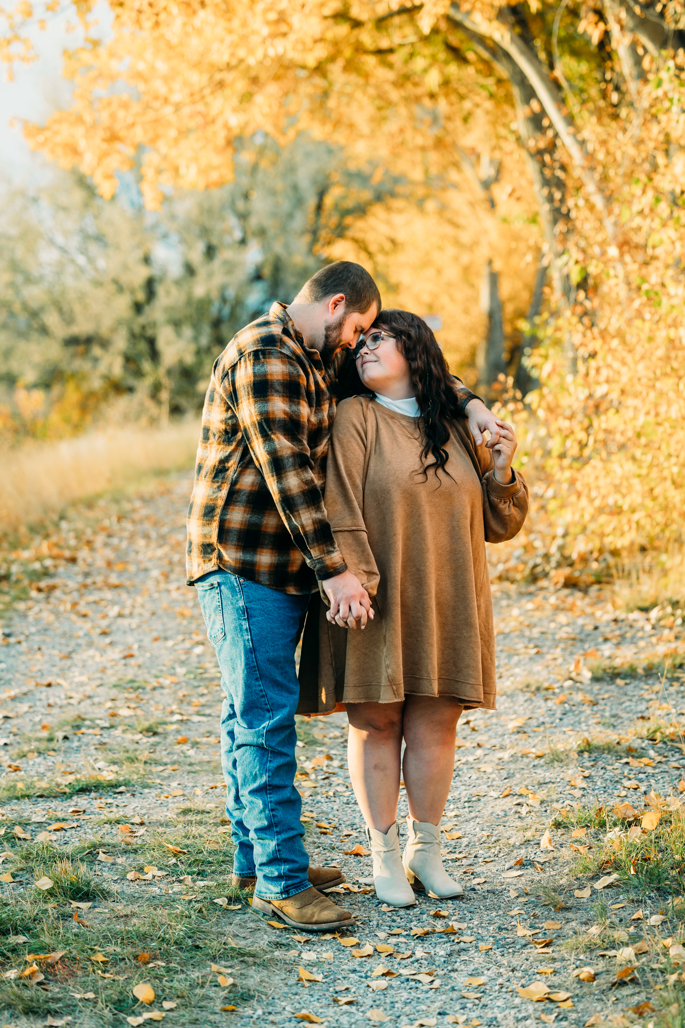 Fall couple Idaho Falls riverwalk greenbelt