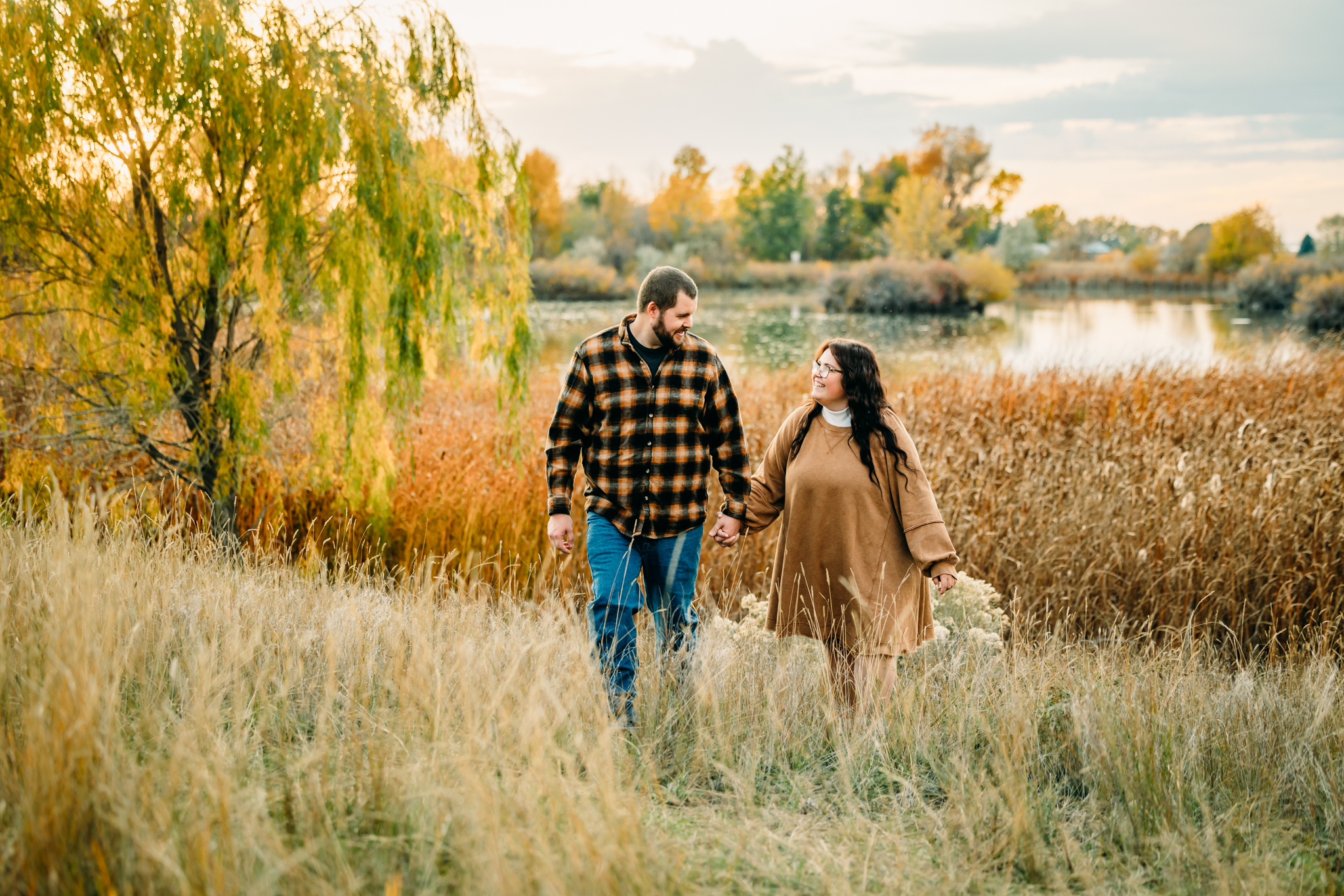 Fall couple Idaho Falls riverwalk greenbelt