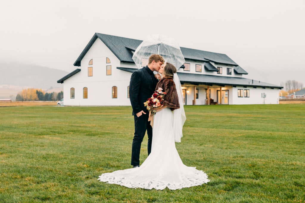 Rainey Creek Estate Wedding Venue in Swan Valley Idaho fall inspiration