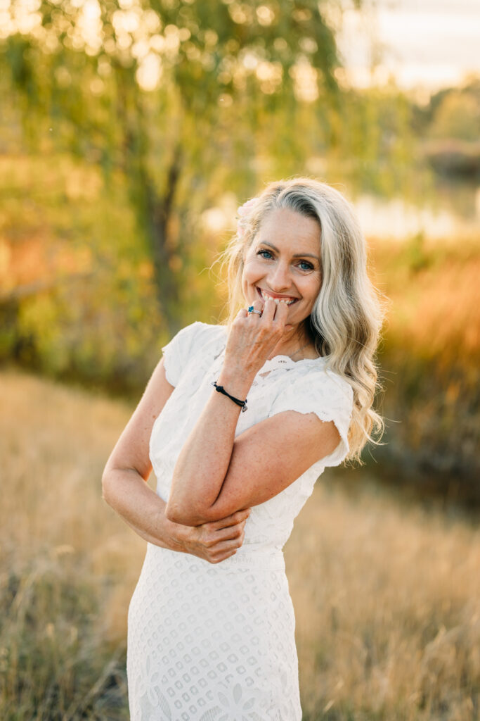 Idaho Falls Wedding Venue fall elopement LDS couple Gem Lake