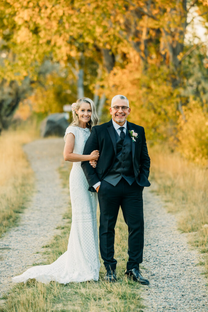 Idaho Falls Wedding Venue fall elopement LDS couple Gem Lake