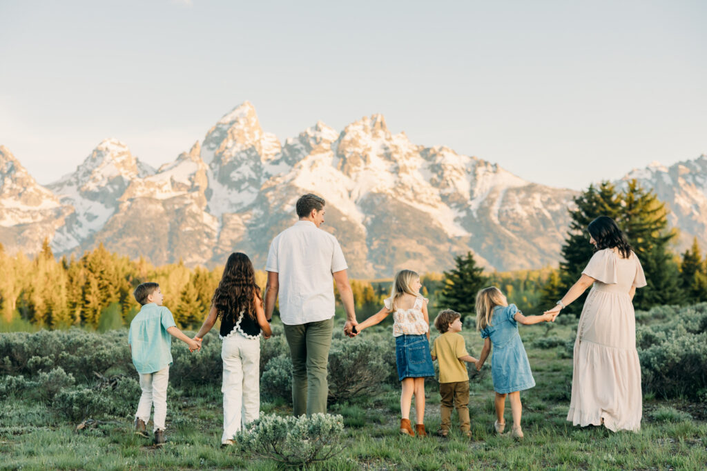 Schwabachers Landing family photo session family playing together